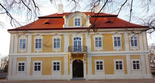 objemová studie a projekt funkčního využití budovy bývalého soudu pro Univerzitu Karlovu, PedF báze Brandýs, změna následujícího projektu je ve prospěch menších zásahů do krovu a interiéru, bez