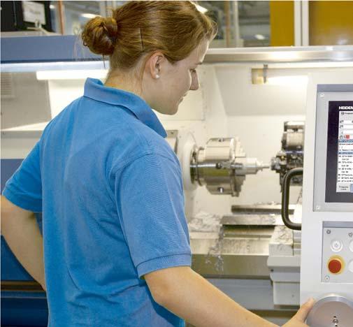 Kompaktní a mnohostranný MANUALplus 620, řízení pro cyklické a CNC soustruhy MANUALplus 620 je kompaktní a všestranné CNC řízení, které je zvláště vhodné pro cyklově řízené soustruhy.