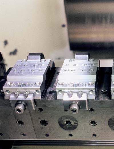 Automatizované obrábění itnc 530 spravuje, měří a komunikuje Nároky klasických strojů pro výrobu nástrojů a forem i obráběcích center stále rostou.