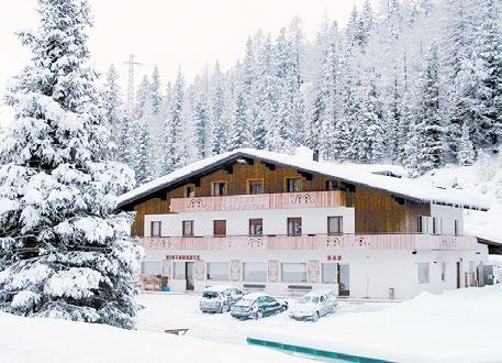 komplexu Dolomiti Superski rozsáhlá nabídka kvalitních + svahy orientované celkem na všechny světové strany = příjemné celodenní lyžování na sluníčku Misurina hotel **DOLOMITI Široká nabídka