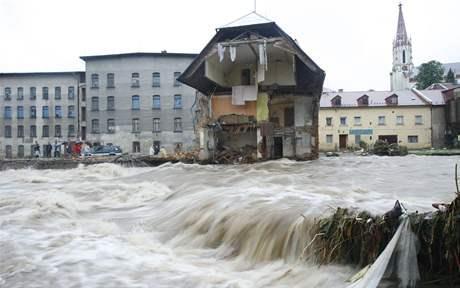 záplavových území a map povodňového ohrožení, zpracování podkladů pro vymezení území ohroženého zvláštní povodní, zpracování podkladových