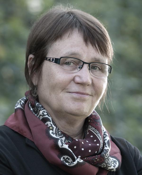 A) Úvodní slovo A) Úvodní slovo První doporučení k rovnému přístupu k předškolnímu vzdělávání vydal v roce 2010 tehdejší veřejný ochránce práv JUDr. Pavel Varvařovský.