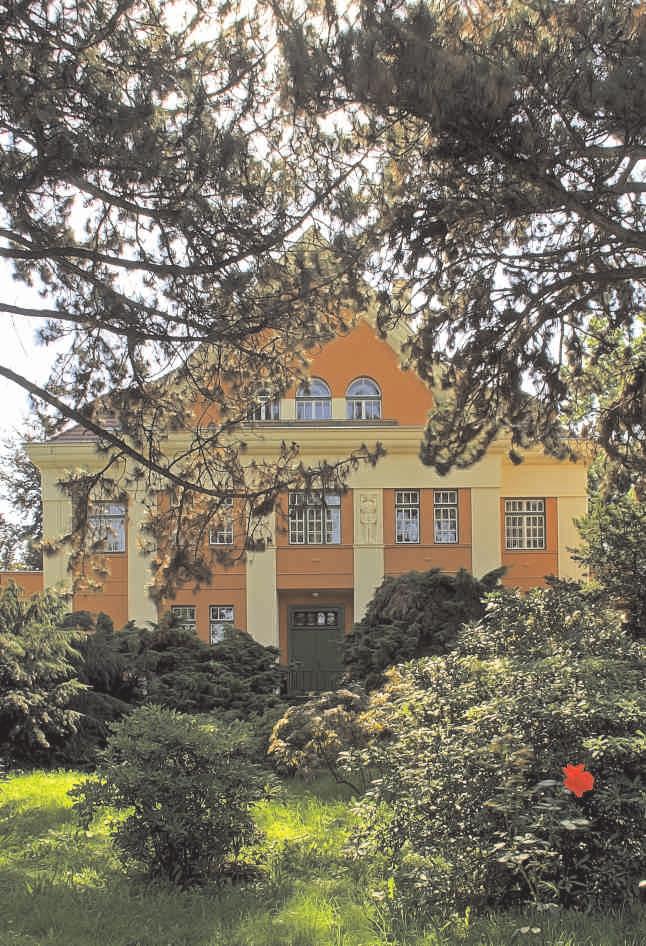MUZEUM MIEJSKIE W KRNOWIE W FILLI THEODORA FLEMMICHA i CENTRUM INFROMACYJNE: Turystyczne Centrum Informacyjne Rynek Główny 25 794 01 Krnow tel.: (+420) 554 614 612 www.infokrnov.cz e-mail:infocentrum.