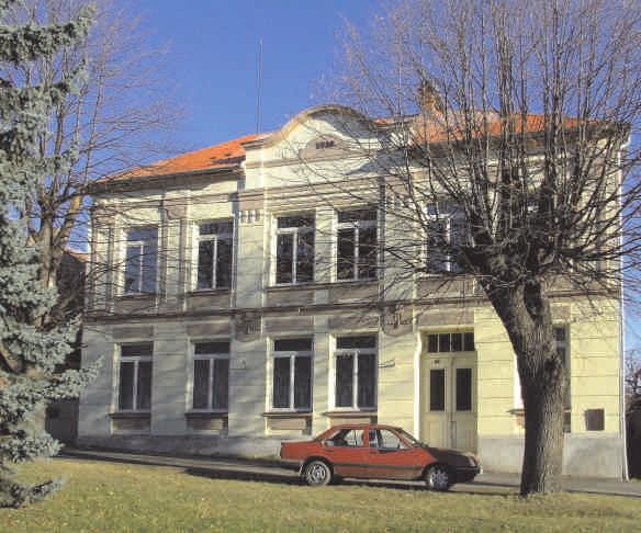 Tamní muzeum bylo otevřeno v budově bývalé školy v roce 2001 k výročí 750 let založení obce. Dozvíte se, jak ve 14. a 15.