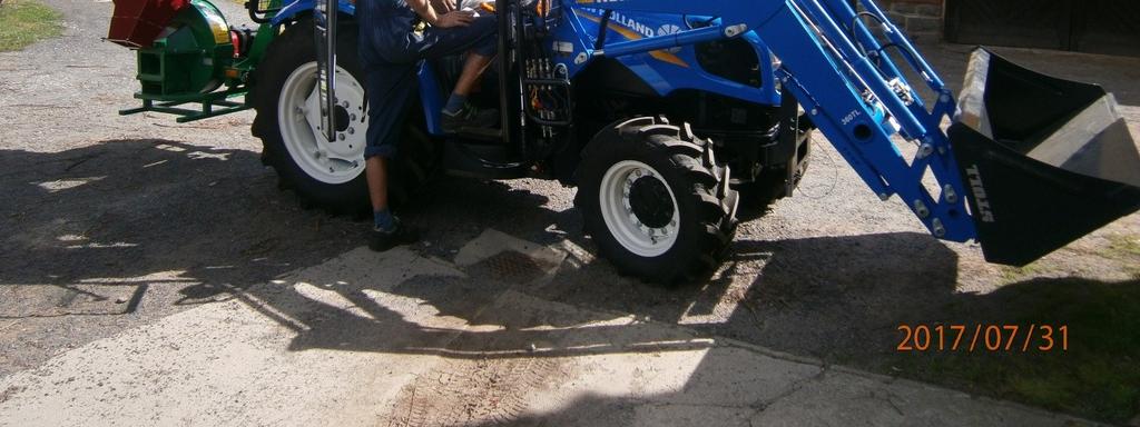 2017 převzala starostka obce od zástupce firmy Agrima Žatec s.r.o., vítěze výběrového řízení, nový malotraktor s prvky lesnické nástavby New Holland T3.