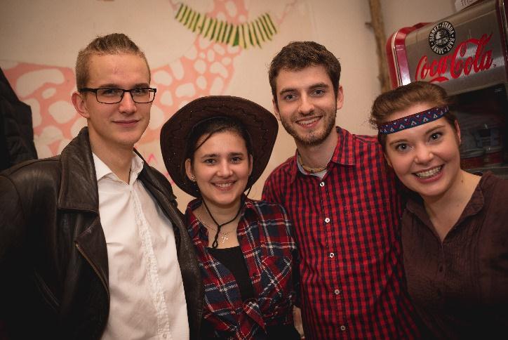 Minulé roky jsme plesali ve stylu Heuréka párty nebo jsme vylezli z postelí na Pyžamovou párty a