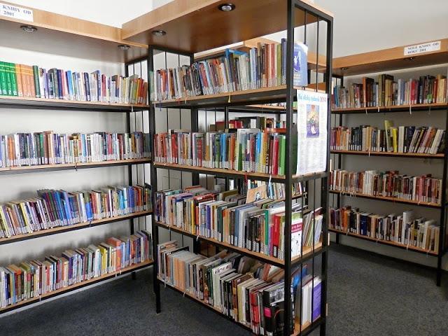 biz Arcibiskupská knihovna v Olomouci, Wurmova 11 Arcibiskupská knihovna je veřejná knihovna specializující se na literaturu z oblasti teologie, náboženství, religionistiky, filozofie, historie,