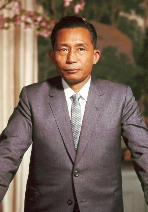 Rok 1971 Prezident jižní Koreje Pak Chung-hi navzdory svému
