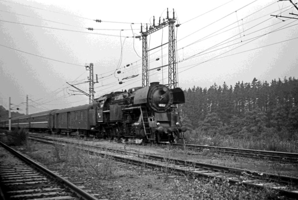 Příklad z historie Obr. z r. 1967 - dva roky po dokončení elektrizace trati Kolín H.