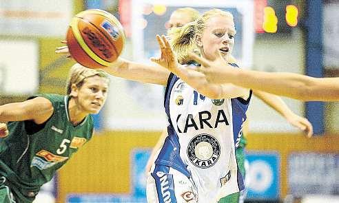 Poté přestoupila do VŠ Praha, odkud zamířila do Německa, kde si svými výkonyřekla onominaci doreprezentace na mistrovství Evropy v Hradci Králové, což je pro nizatím vrchol kariéry.