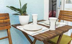 otvorem pro slunečník možnost složení stolu určeno pro venkovní i vnitřní použití, ošetřeno olejovým nátěrem vyrobeno ze dřeva tropické akácie obdélníkový stůl 150 x 90 cm ideální v kombinaci 4