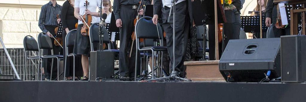 6 D dur Sousedská, op. 46 Bedřich SMETANA: Polka z opery Prodaná nevěsta Antonín DVOŘÁK: Symfonie č. 9 e moll Novosvětská, op.