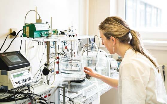 Práce v laboratoři Ústavu humánní farmakologie a toxikologie menzích těchto pravidel, monitoringu úrovně kvality činností a realizace nápravných opatření k odstranění případných nedostatků v