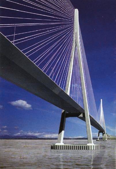 Poř. od ústí Název Typ Hlavní pole Provoz 1 Chongming bridge (nerozhodnuto) cca 2300 m visutý cca 1200 m zavěšený (2008) 2 Sutong bridge zavěšený 1088 m (2008) 3 Jiangyin bridge visutý 1385 m 1999 4