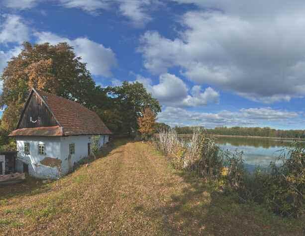 HISTORIE A VÝVOJ RYBNÍKŮ A RYBNÍKÁŘSTVÍ chodem Lucemburků (1310) získali Češi nové poznatky o využití kamenných hrází a čapů u vodních děl z Francie a Itálie. Hospodářský vývoj za panování Karla IV.
