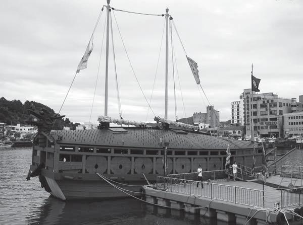 japonská flotila porazila ruské námořnictvo, japonský admirál prohlásil: Můžete mě srovnávat s Lordem Nelsonem, ale nesrovnávejte mě s korejským admirálem Yi Soon-sin. On je příliš významný i pro mě.