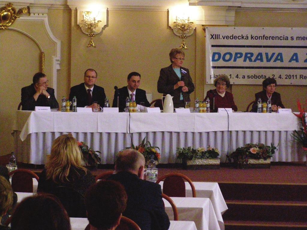 DOPRAVA A ZDRAVIE Zpráva o účasti na XIII. ročníku vědecké konference s mezinárodní účastí Ve dnech 1. a 2. dubna 2011 jsme se zúčastnili (ve složení JUDr. Ing. Daniel Prouza, Ph.D., a JUDr.