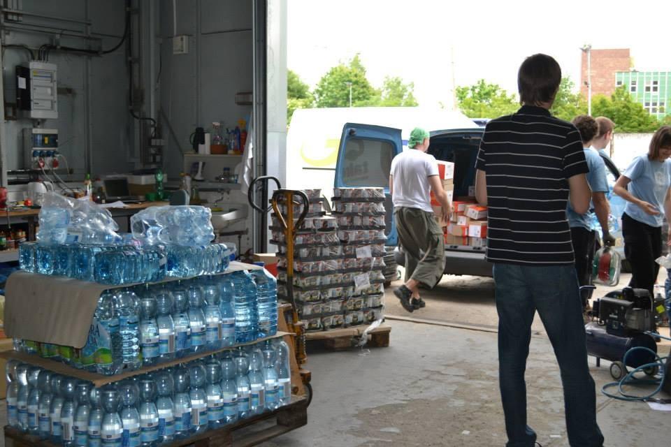 Jakub Dostál, Josef Koláček Vzhledem ke geografické poloze ČR a mezinárodní síti ADRA International, ADRA ČR v minulosti posílala humanitární pomoc do Maďarska při povodních v roce 2010 a 2013.