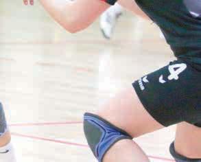 Radnice tradičně vyhlásí i nejlepší sportovce do 15 let, kolektivy a trenéra. stavu 24:18 domácí ještě odvrátili, ale pak už neměli proti útoku soupeře šanci. Závěrečná sada byla nejvyrovnanější.