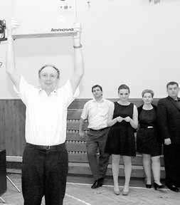 Krásnou choreografii pod vedením Zdeňky Uřičařové zatančilo osm párů.
