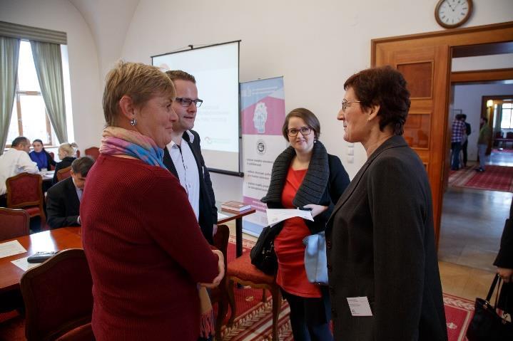 - Stále je zapotřebí intenzivně zadavatele o těchto možnostech informovat. - Obrovská poptávka mezi zadavateli je o příklady dobré praxe a vzorová řešení.