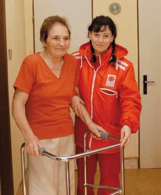 8.1. Cílová skupina Cílovou skupinou charitní terénní pečovatelské služby jsou osoby nad 65 let, které mají sníženou soběstačnost z důvodu věku nebo zdravotních komplikací.