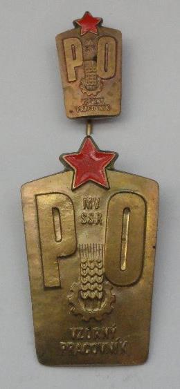 3, odst. 1/ Čestný titul Vzorný pracovník PO je spojen s právem nosit čestný odznak Vzorný pracovník PO.