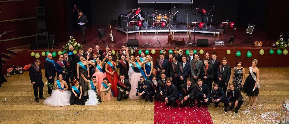Slavnostní předávání maturitních vysvědčení v kapli roudnického zámku 31. 5.
