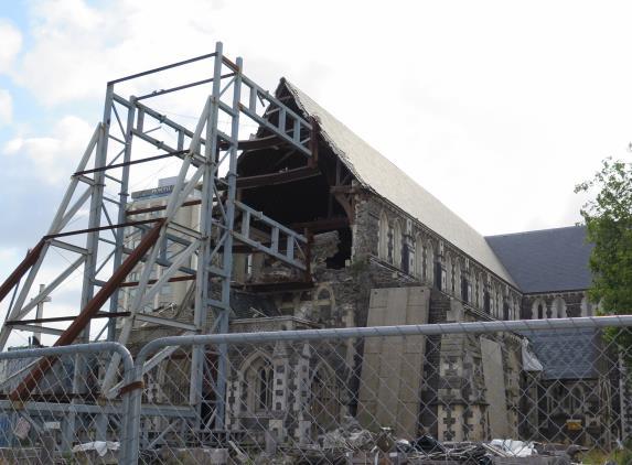Poslední dva týdny prázdnin jsme ale jeli na dovolenou na Jižní ostrov. V sobotu 18.1.2014 brzo ráno jsme letěli asi 1,5 hodiny do Christchurch na Jižní ostrov. Tam jsme se jeli podívat do města.