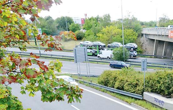 Denní zpravodajství na www.nasepraha.cz praha 4 U NÁS NA ČTYŘCE redaktor: Oskar Kuptík tel.: 604 242 958 oskar.kuptik@- ceskydomov.