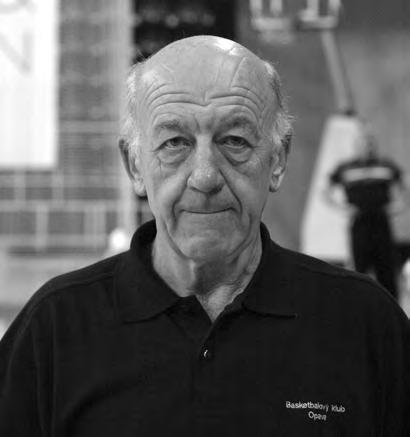 Významného životního jubilea se devětadvacátého června dožije Lev Ondráček. Tento velký sportovní nadšenec začínal s basketbalem jako dorostenec a později hrával v mužské soutěži ve Slávii Olomouc.