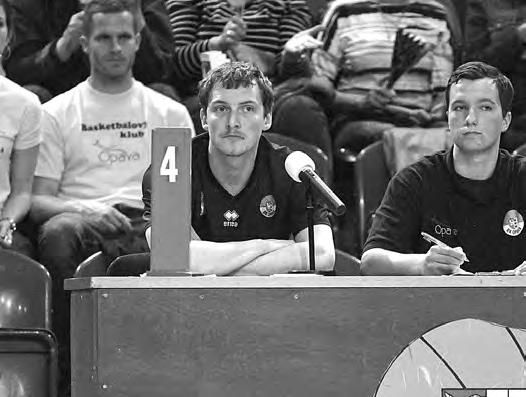 Kryštof Vlček, muž mnoha funkcí, roli speakra zvládl Pokud byste v opavském basketbalovém klubu hledali člověka, který během roku nasbírá nejvíce funkcí, cesta vás zavede ke Kryštofu Vlčkovi.