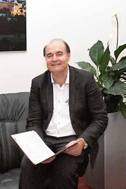 2013 1. Úvodní slovo děkana Rok 2013 byl pokračováním většiny aktivit a trendů z roku 2012. Probíhala hlavní část výstavby našich projektů financovaných z podpory Evropského operačního programu VaVpI.