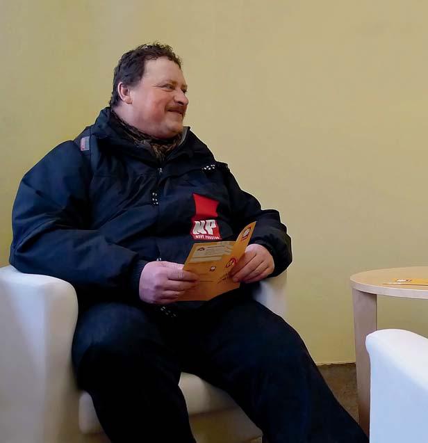 Řešení problémů nespočívá ani v konání ani v nekonání, ale v pochopení. Antony de Mello PORADNA PRO LIDI V TÍSNI Zahájení činnosti 1. května 2002.