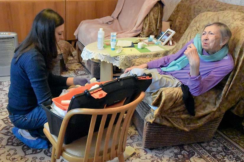 Ošetřovatelská péče je poskytována registrovanými zdravotními sestrami dle platných právních norem a ošetřovatelských standardů, na základě ordinace ošetřujícího lékaře, nebo na dobu 14 dní po