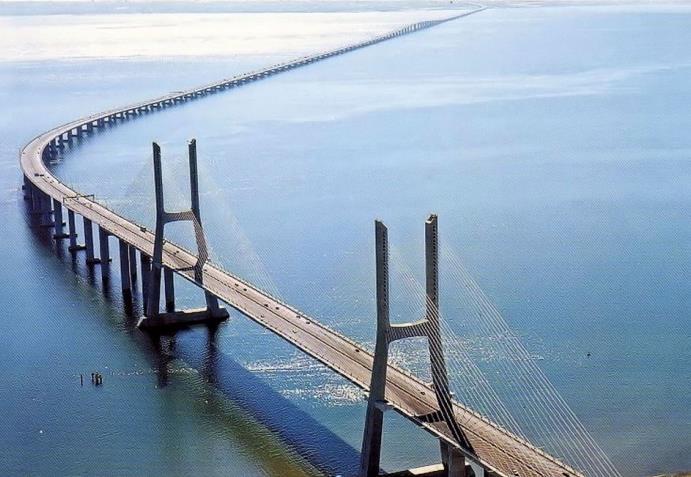 Přesto nejznámější PPP projekt v Turecky je Projekt dálnice Gebze-Izmir Cena za míto 24 USD. Nejdražší cena mítného v Turecku.