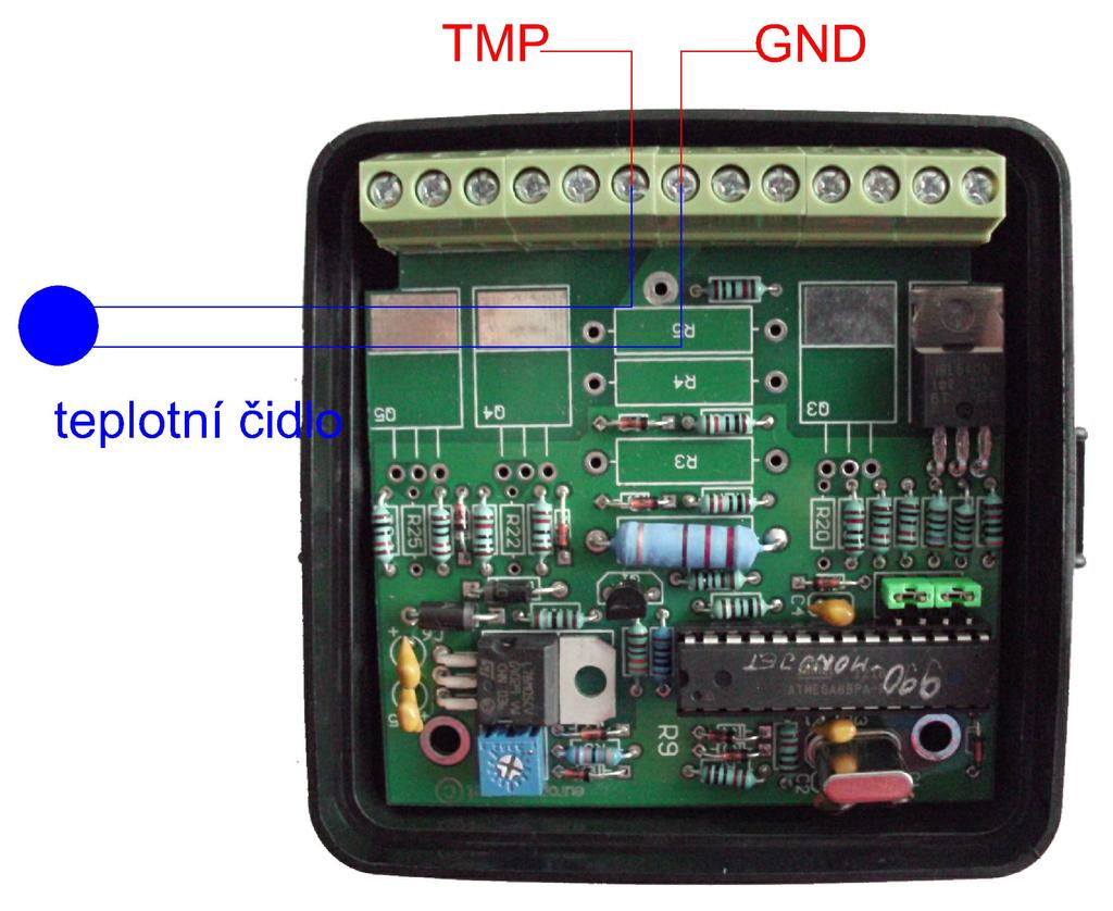 Šroubovací svorky označené BTN Pro správnou funkci musí být připojeno teplotní čidlo. Teplotní čidlo připojte na svorky GND a BTN, viz. obrázek.