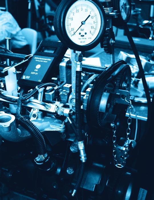 zpětného ventilu na straně tlaku (5) je utěsnit po zastavení motoru palivový systém proti nádrži, aby se zachoval vstupní (udržovací) tlak minimálně 0,1 MPa (1 bar), tzn.