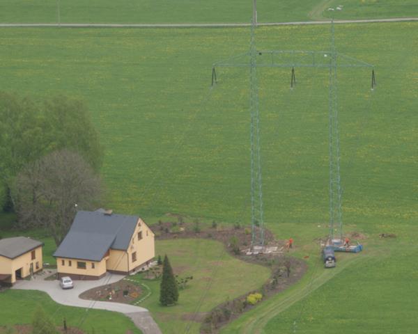 PŘÍLOHA H (informativní), Příklad výpočtu dotykového napětí 400 kv portál Obrázek H1 - posuzovaný PB 71 (21,955 km od rozvodny A, 53 km do rozvodny B) Vstupní data: Rt = 6 Ω ρe =