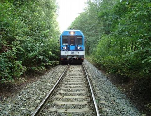 1 SHRNUTÍ Zdroj: SŽDC Skupina události: incident. Vznik události: 12. 8. 2017, 5:55 h.