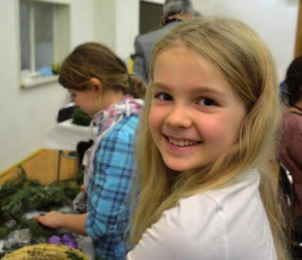 4 5 Organizační struktura Aktivity střediska 4.1 Ředitel střediska Hlavní činnost Statutární zástupce 4.2 Pedagogický útvar Skládá se ze tří hlavních sekcí a několika specializovaných programů.