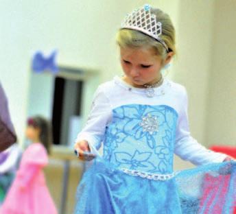 Jednou z klíčových součástí naší činnosti je komplexní podpora a utužování vztahu rodič dítě a podpora hezkých vztahů v rodině. Pomáháme nalézt rodičům smysluplnost v jejich rolích matka/otec.