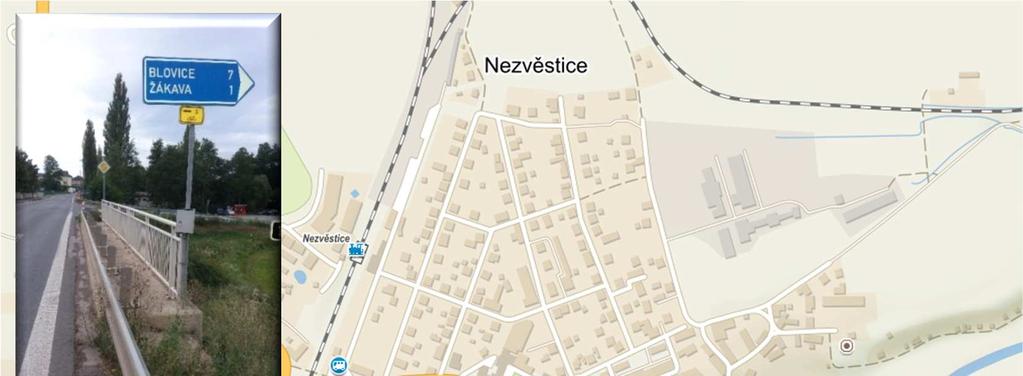 Plzně na svislé dopravní značce a orientován směrem na
