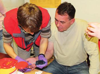 MUDr. Jiří Petera Ph.D. Spolupráce se zdravotnickými pracovišti je pro činnost centra velmi důležitá - především zde by se měly pacientky o službě, kterou centrum poskytuje, dozvědět.