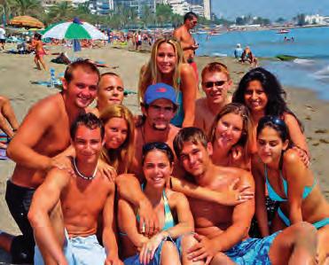 Škola: Enforex Barcelona, Málaga, Marbella Barcelona Studenti na pláži v Marbelle a studentka v Barceloně Intensive 20 20 55 minut 1 týden + 10 nejvíce, obvykle 5 2-9 Intensive 25 20+5 55 minut 1