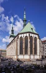 Kostel sv. Jakuba Nejstarší písemná zmínka o kostele sv. Jakuba v Brně pochází z roku 1228. Románský kostel z počátku 13. století byl později nahrazen kostelem gotickým.