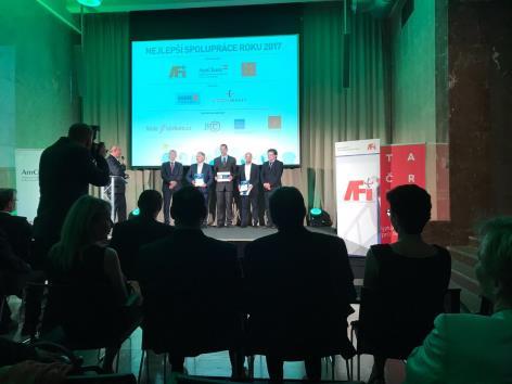 TA ČR https://tacr.cz/index.php/cz/novinky/986-vyhlaseni-vysledku-nejlepsi-spoluprace-roku-2017.html VYHLÁŠENÍ VÝSLEDKŮ NEJLEPŠÍ SPOLUPRÁCE ROKU 2017 Zveřejněno 31. 5.