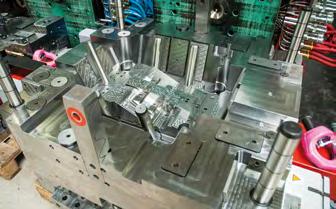 www.penta edm.cz Sigmaplast investoval do obráběcích strojů Sigmaplast se zbavil závislosti na cizích nástrojárnách.