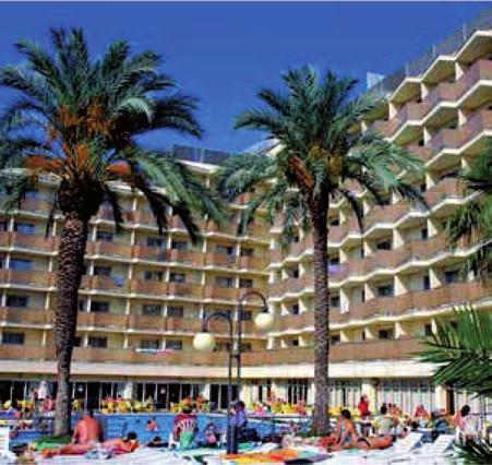 Španělsko Lloret de Mar 150 m ALL INCLUSIVE HOTEL H TOP ROYAL BEACH CENOVÝ HIT PEVNÁ DĚTSKÁ CENA DO 14 LET 10% Oblíbený hotel blízko pláže, all inclusive v ceně, vhodný pro všechny věkové kategorie.