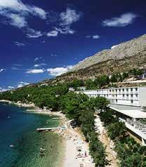 Omiš HOLIDAY VILLAGE SAGITTA*** all inclusive, nástup denne Ostrov Brač, Bol Bluesun Hotel BORAK*** Poloha: 20 m od krásnej štrkovo pieskovej pláže s pozvoľným vstupom do mora, vhodnej aj pre malé